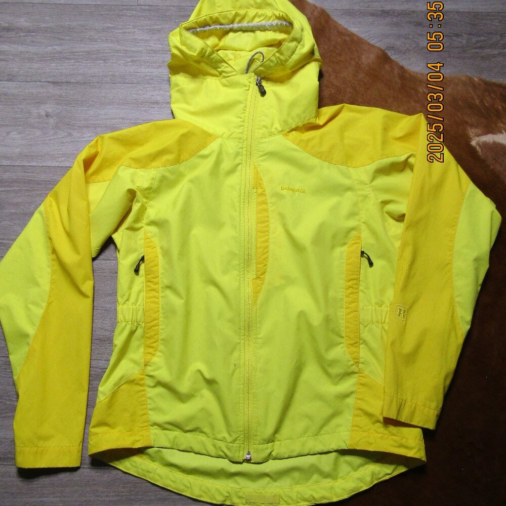 Patagonia S Women's Alpine Wind Jacket in Cliff Lightweight Windbreaker yellow